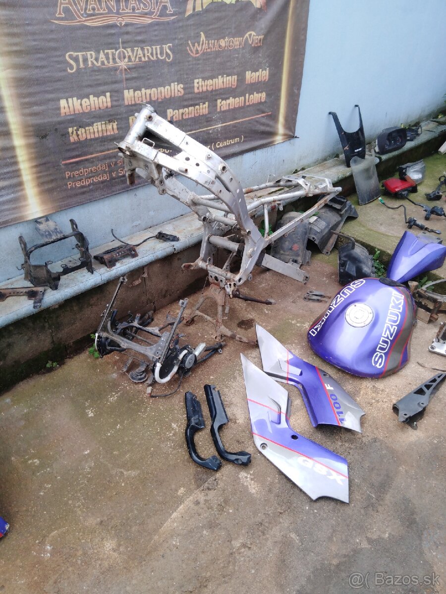 Suzuki gsxf 1100 - 6