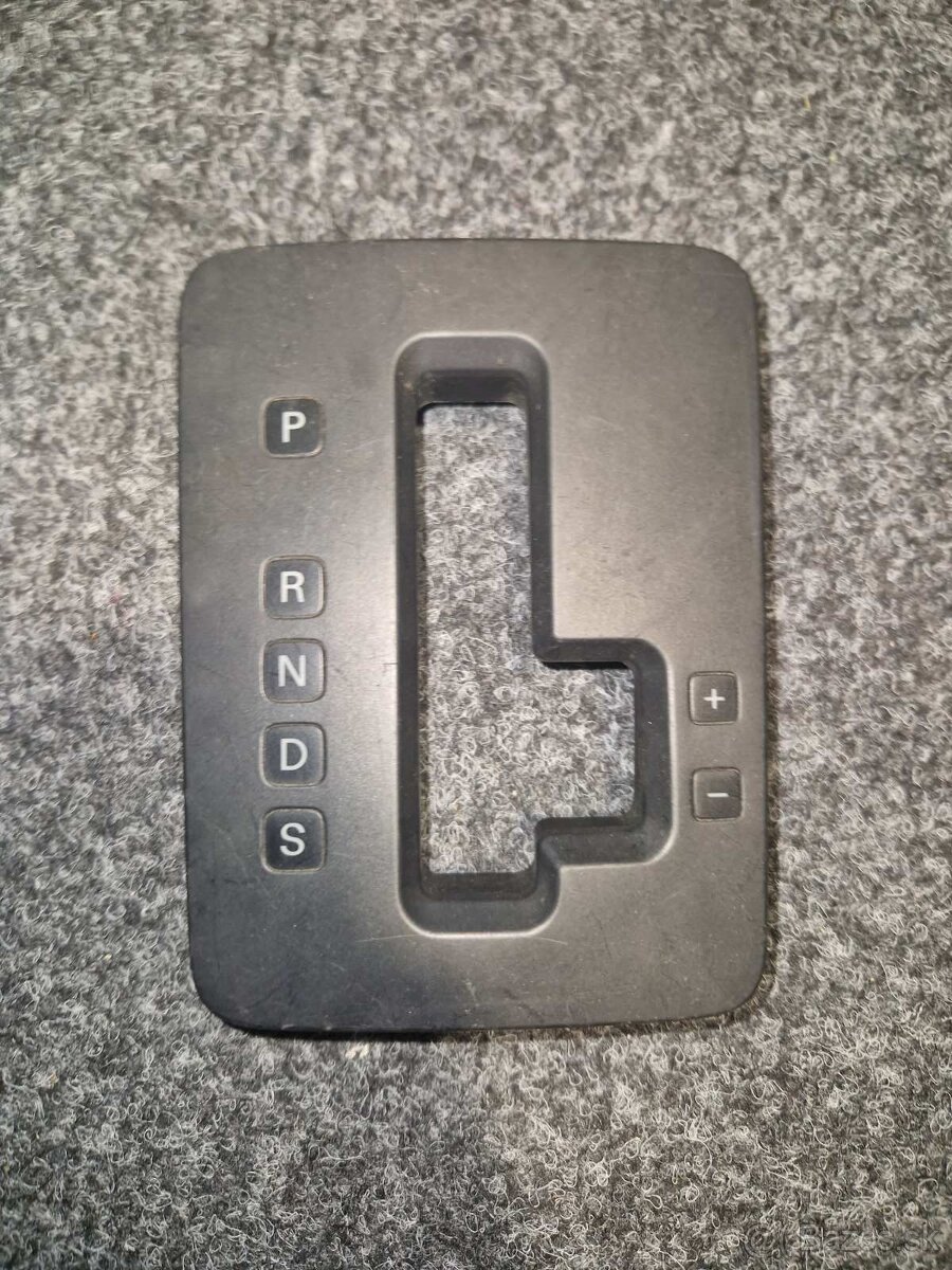 Tlačidlá, kastlík, reproduktory vW Touareg 7l - 6