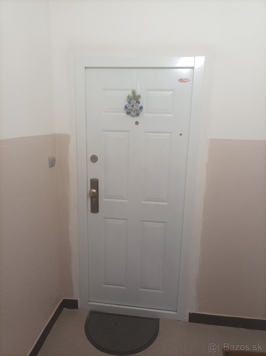 EXKLUZÍVNE 1i zrek.byt HRANICNA RUZINOV - 6