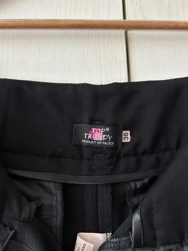 Dámske čierne nohavice - 6