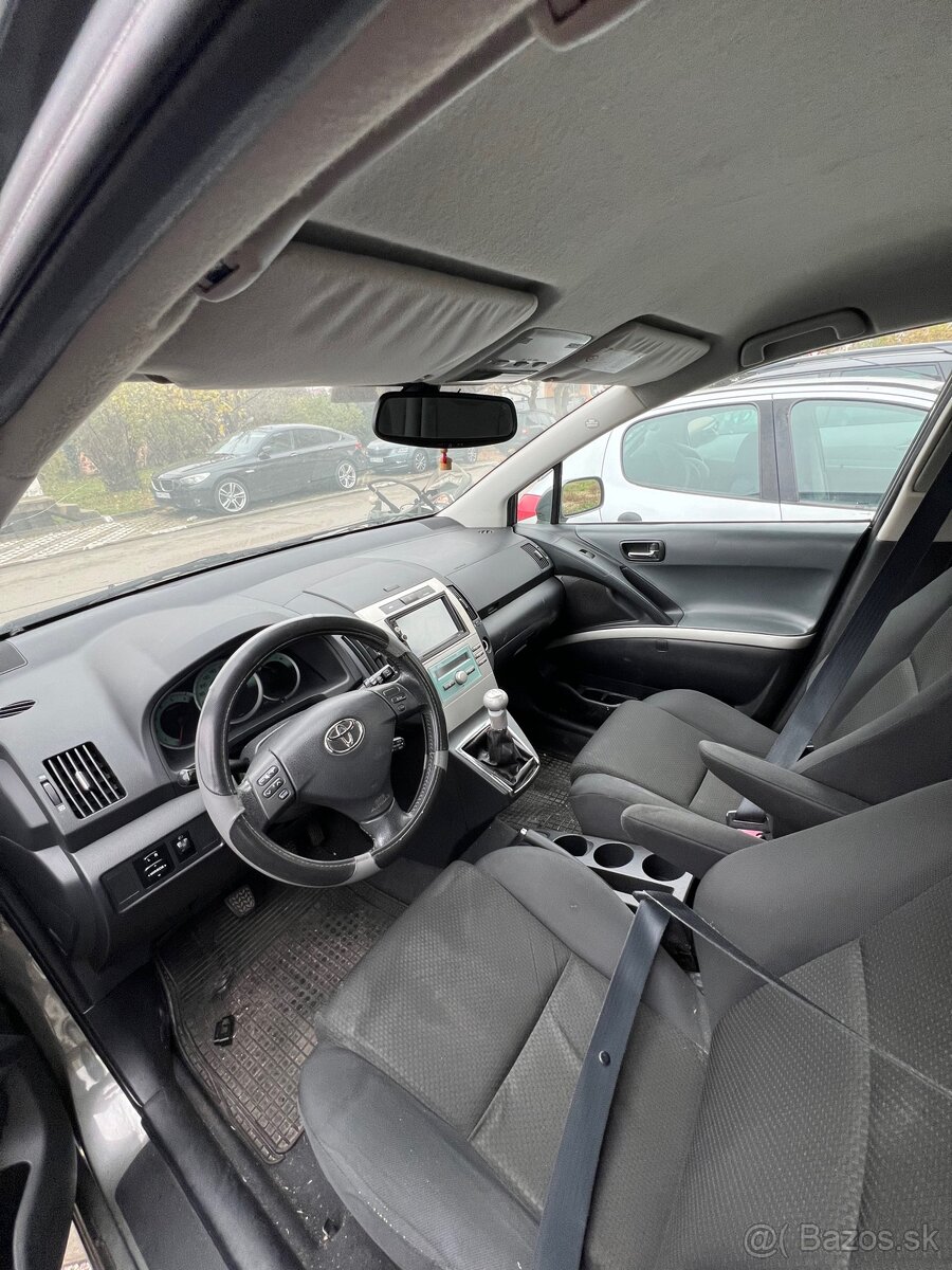 Toyota Corolla Verso 2.0 D-4D (7 miest) - 6