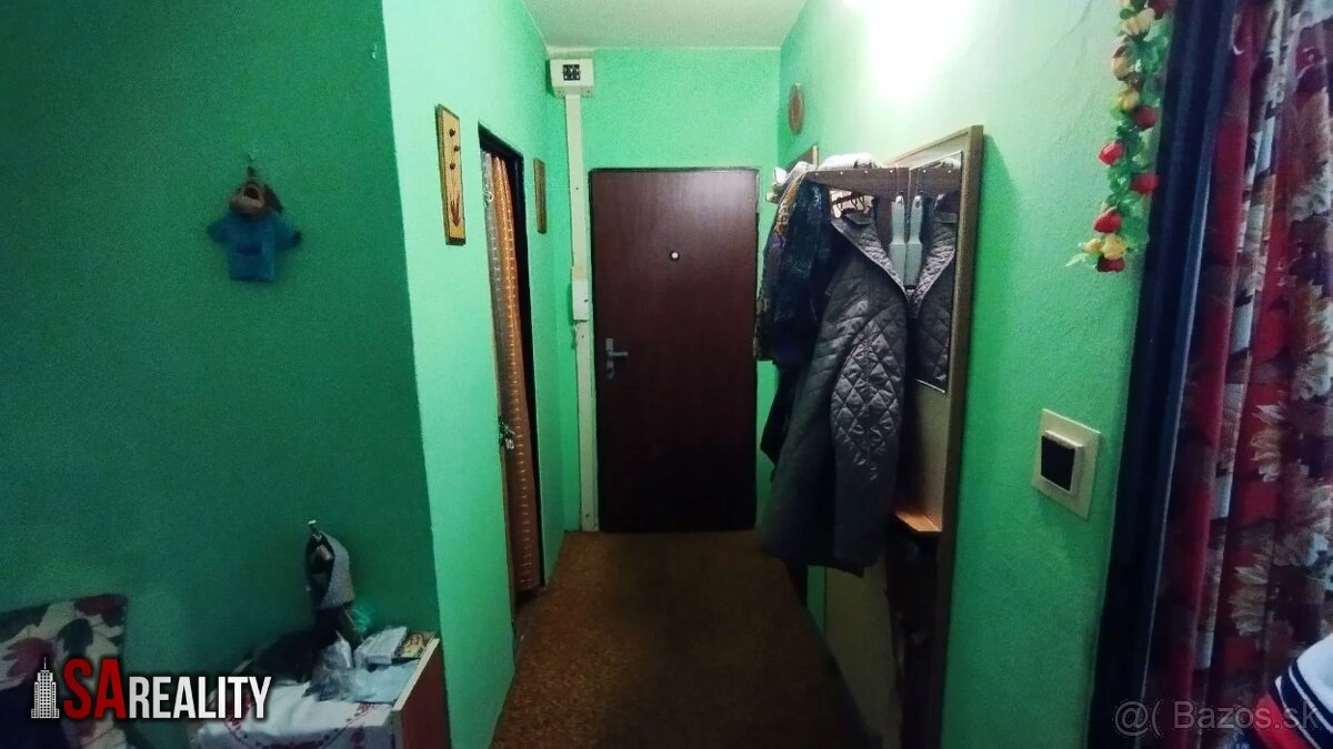 Priestranný 3 izbový byt v centre mesta Levice - 6