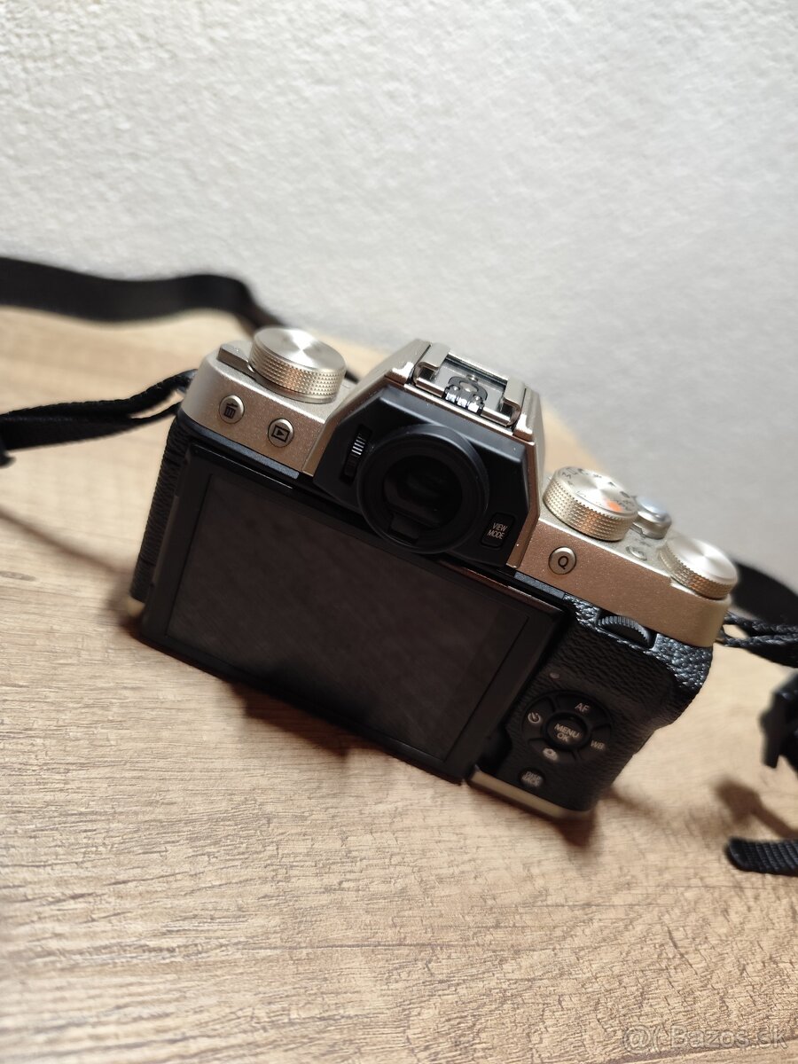 Digitálny fotoaparát Fujifilm X-T100 strieborná + XC 15-45mm - 6