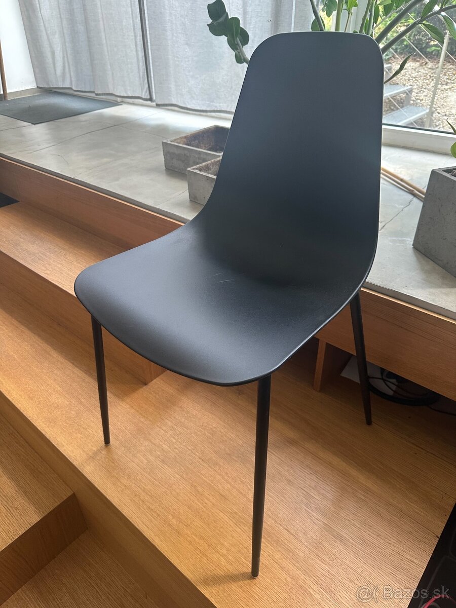 https://kavehome.com/en/en/p/whatts-chair-with-steel-legs-in - 6