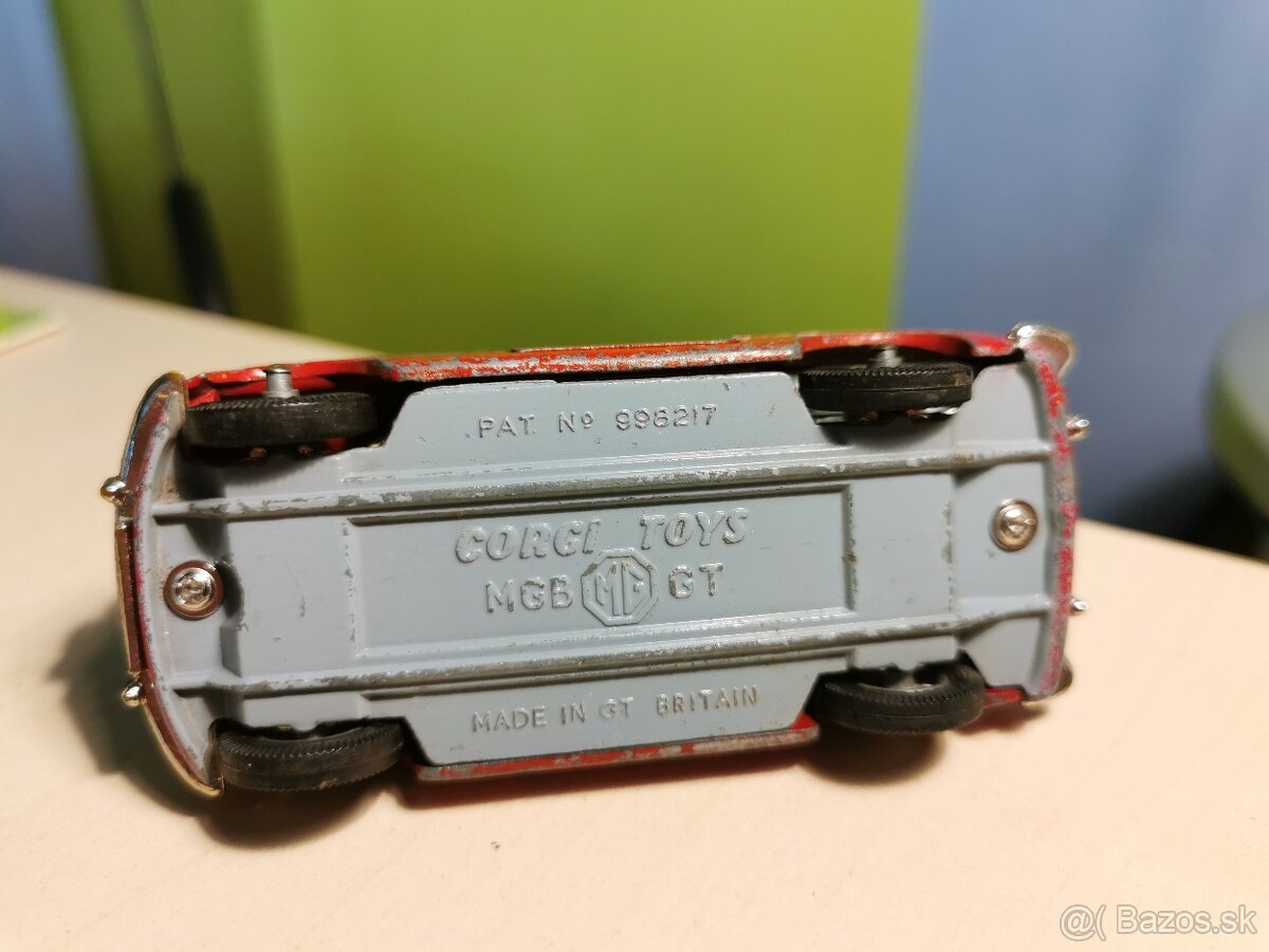 Corgi toys MG B - 6