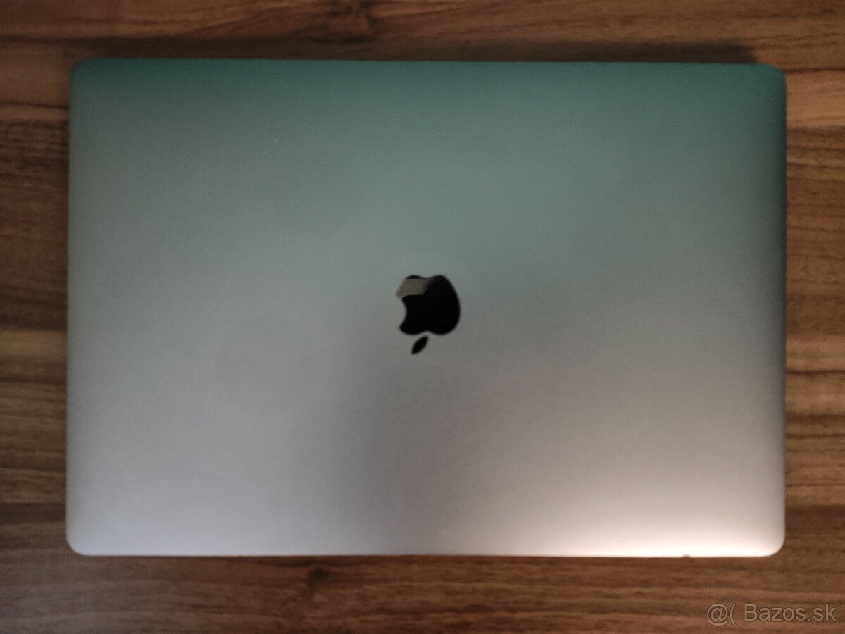MacBook Pro 15 2017 | A1707 | i7 • 16GB • 256GB - 6