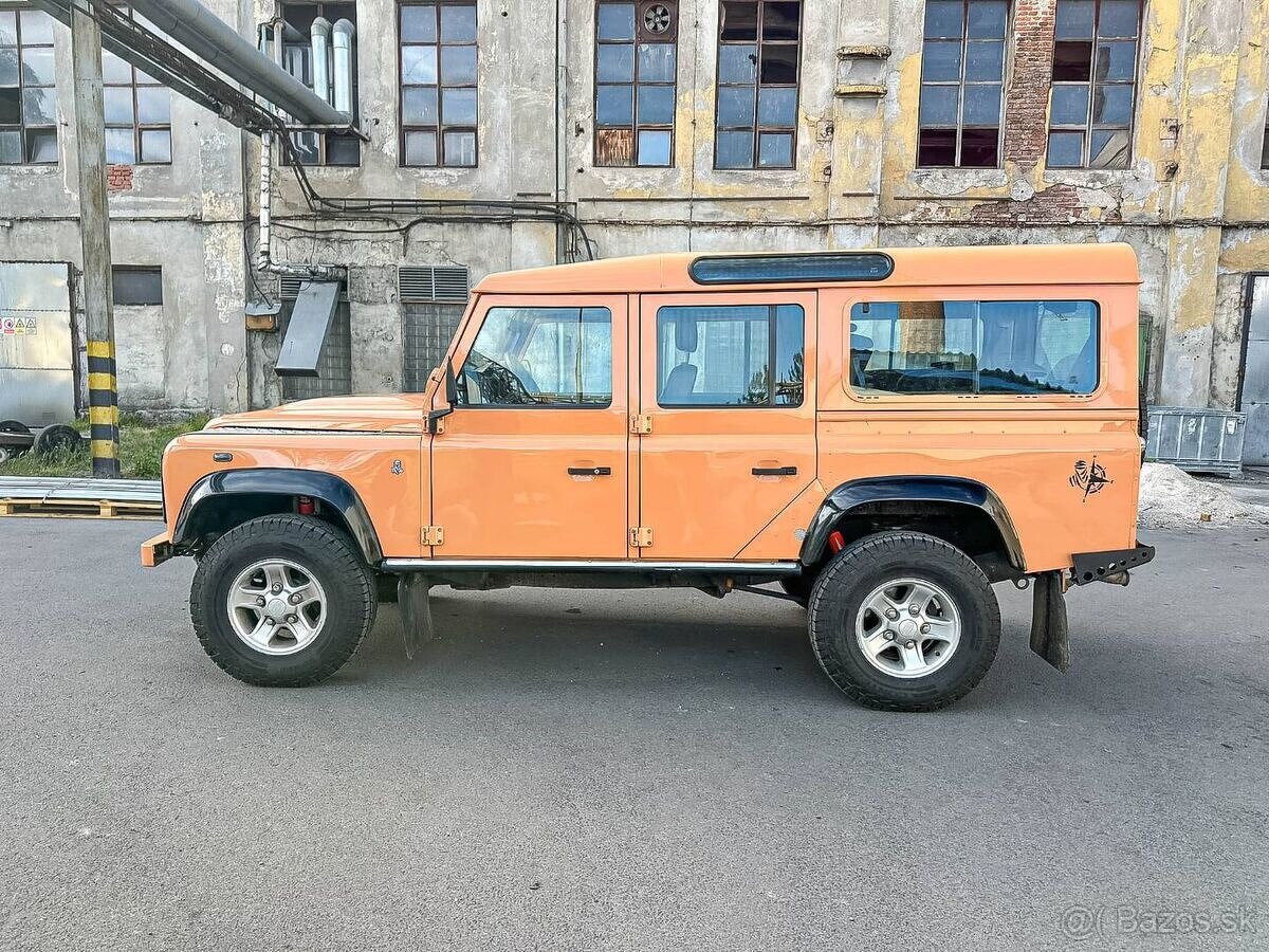Land Rover Defender 110 2.4 SW SE - 6