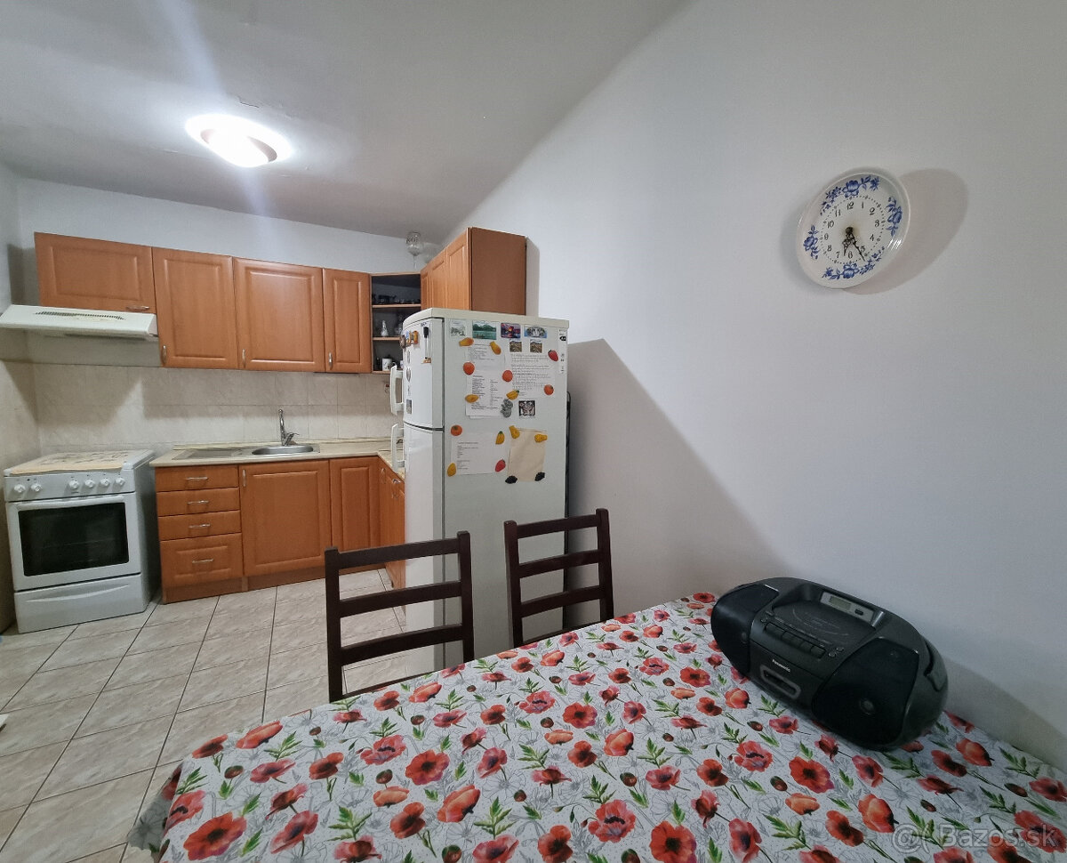 NA PREDAJ 4 IZBOVÝ BYT s LOGGIOU 78 m2 PIEŠŤANY - VOĽNÝ - 6