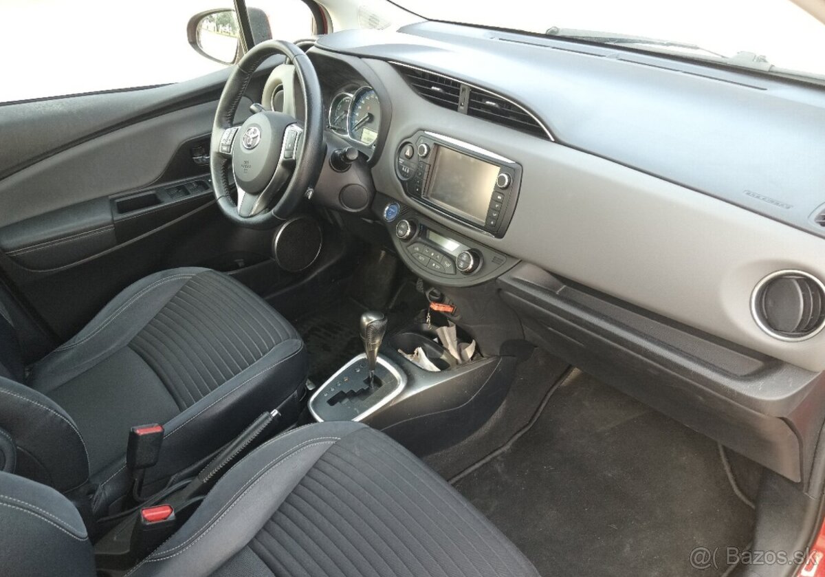 Predám Toyota Yaris hybrid - 6