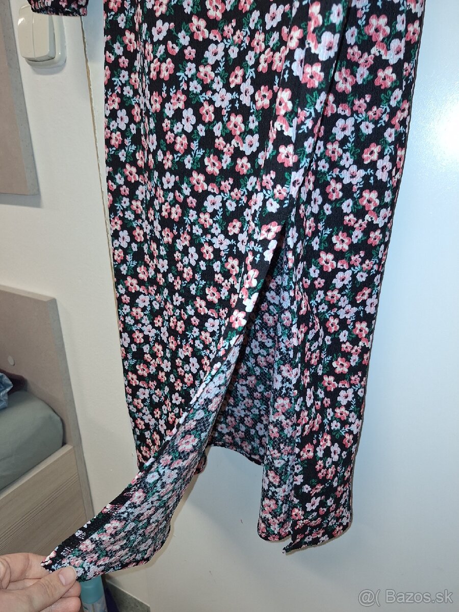 Midi kvetované šaty - 6