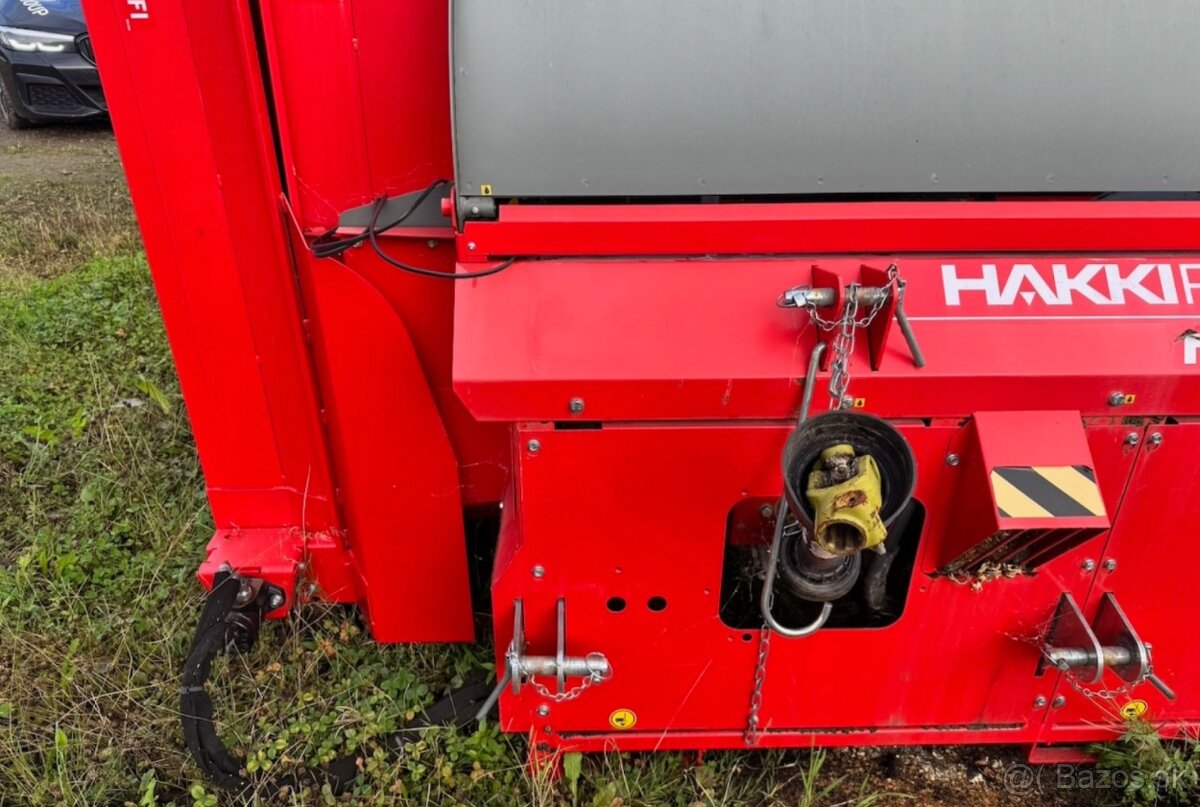 Štípací automat Hakki Pilke Falcon 35 plus podávací stůl 371 - 6