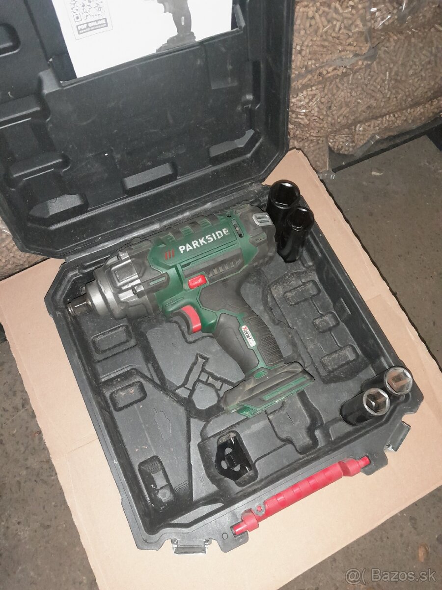 PARKSIDE® Aku rázový uťahovák
- 6