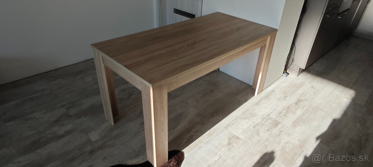 Jedalensky stol so stolickami - 6