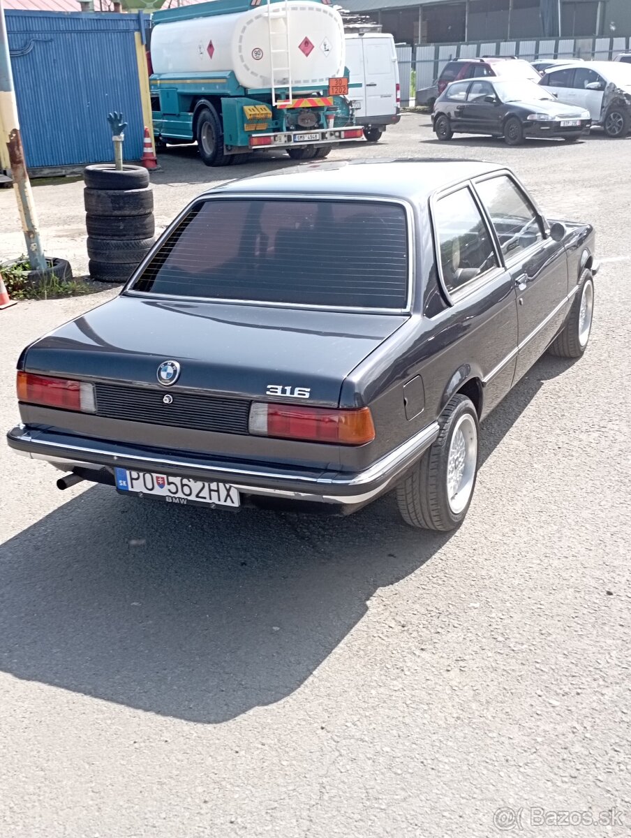 BMW 316 E21 - 6