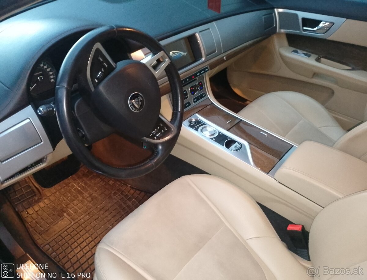 Jaguár XF 2,2 - 6