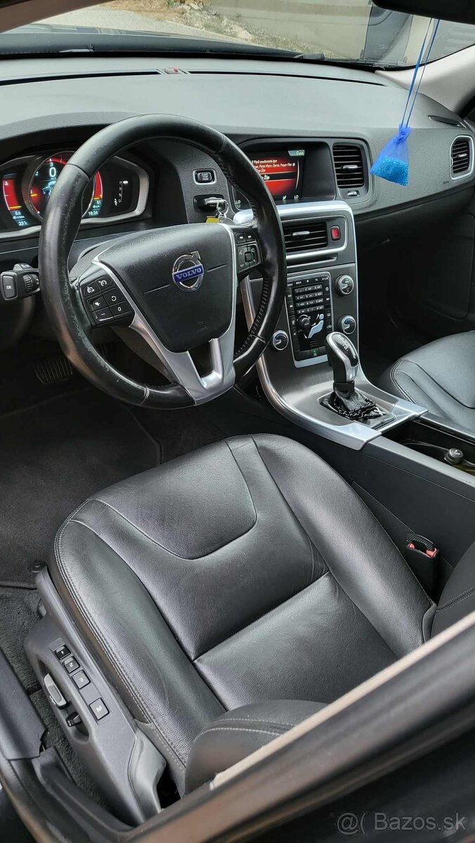 VOLVO V60 d4 133kw AUTOMAT - SUMMUM - 6