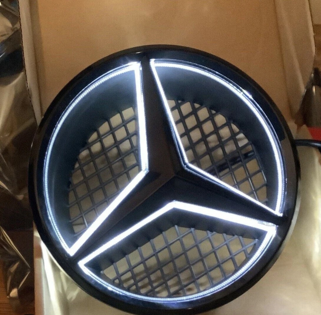 Predám masku/gril pre Mercedes W204 AMG C63 - 6