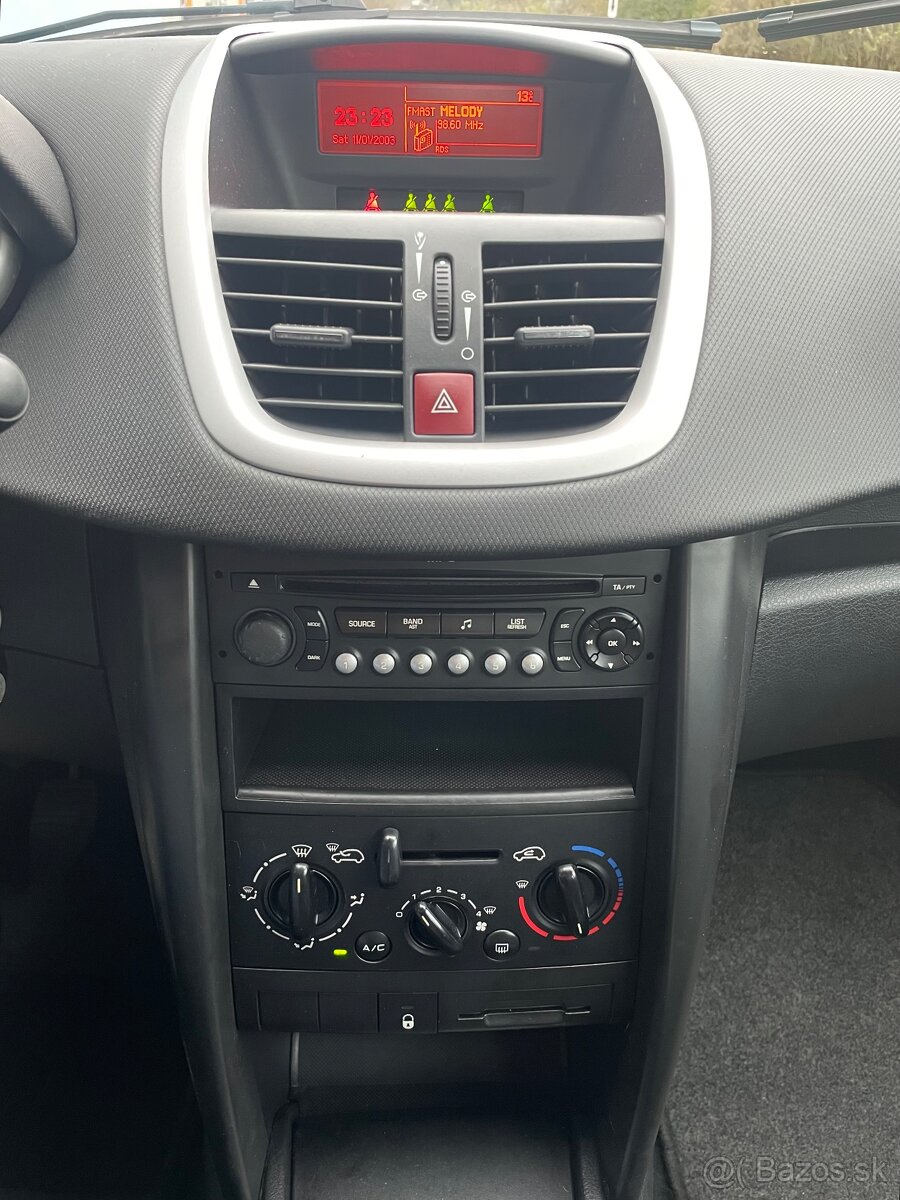 PEUGEOT 207 1.4 66kW - 6