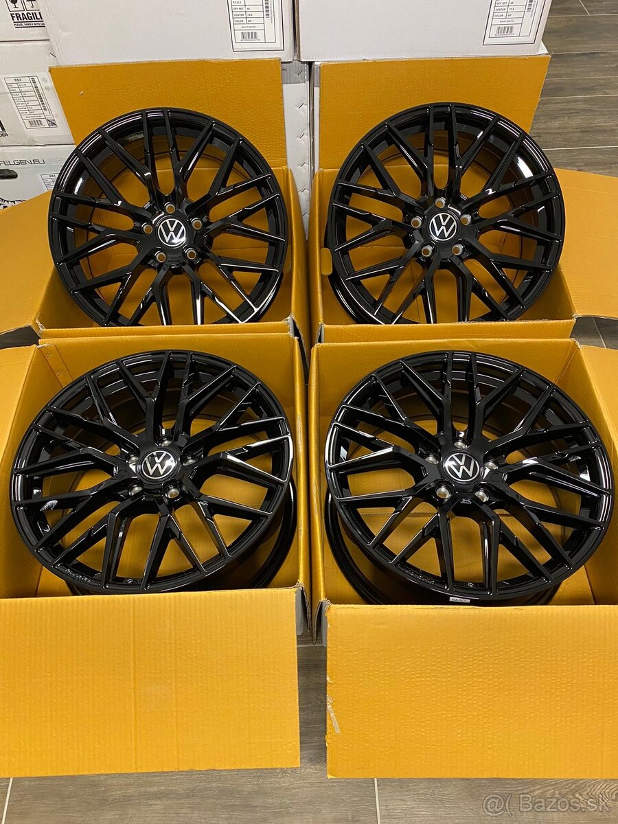 5x112 R18 RS4 Black - 6