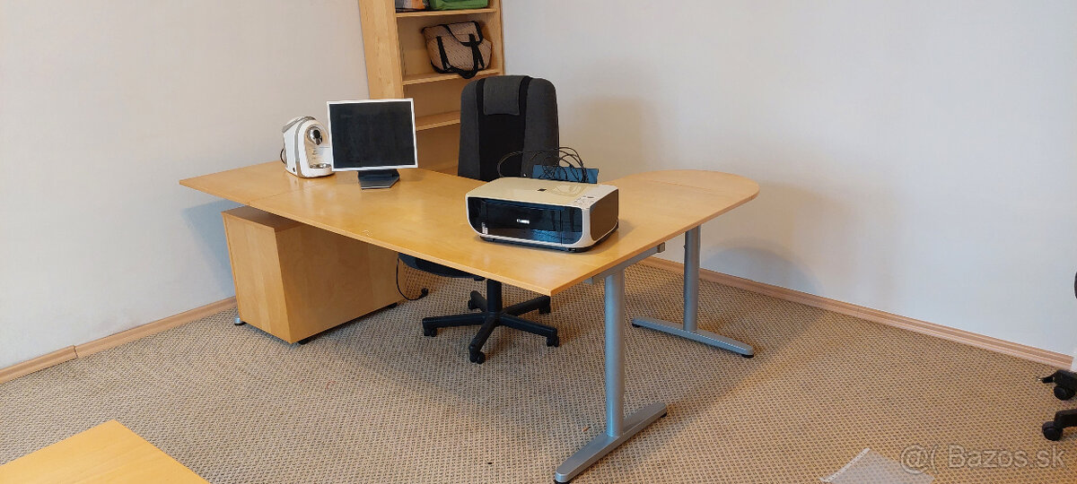 Kvalitný veľký rohový kancelársky stôl s veľkou komodou - 6