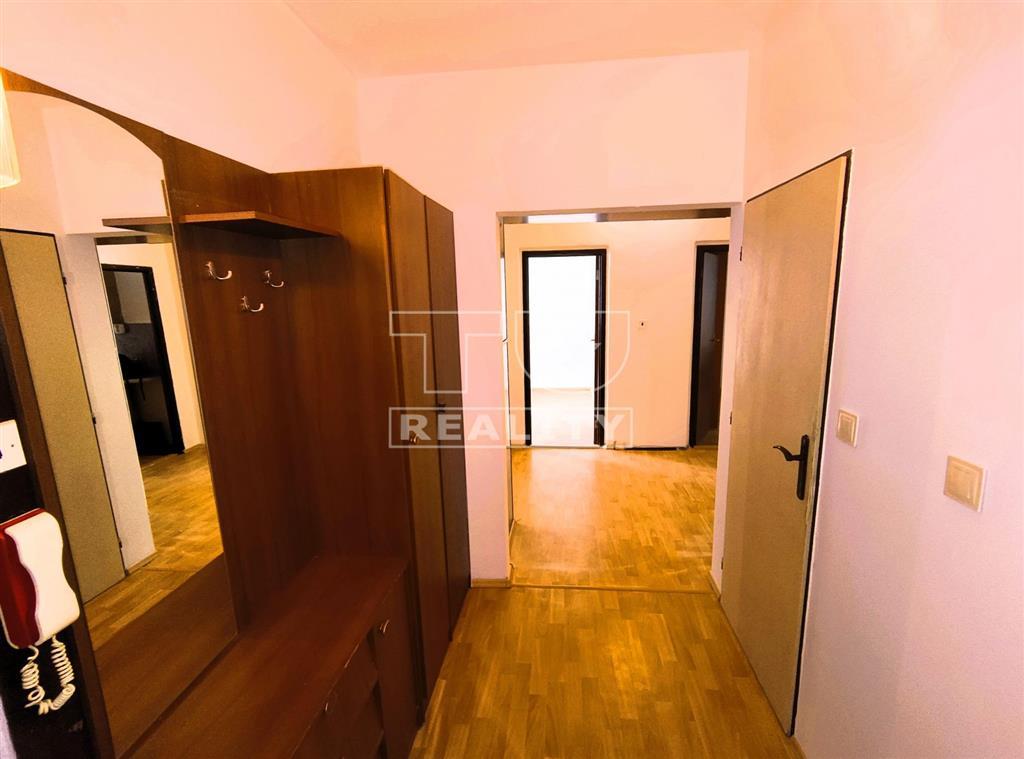 Prenájom, 3 izbový byt s lódžiou, 2. poschodie,... - 6