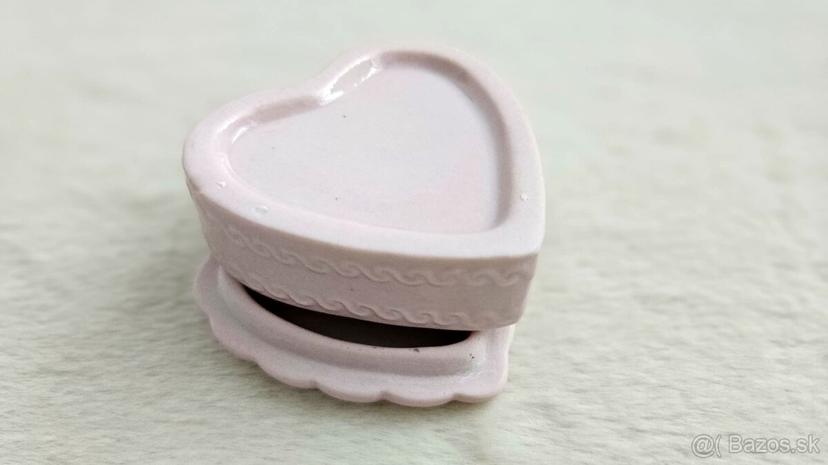 Malá porcelánová krabička v tvare srdca - 6