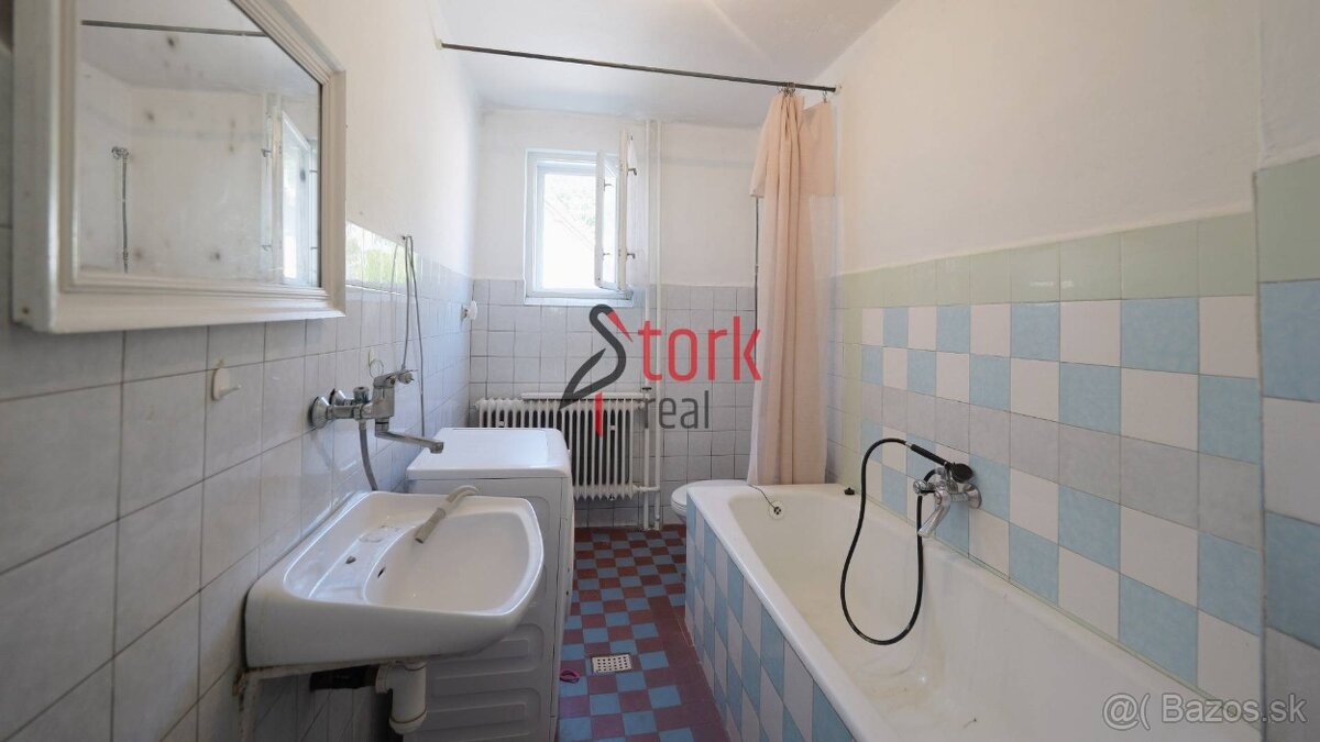 Rodinný dom s veľkým pozemkom - Orlové - 6