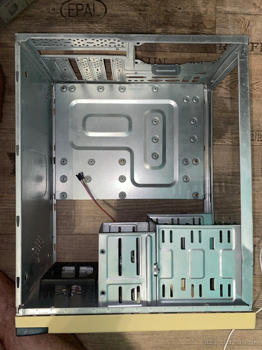 Retro PC mATX skrinka - 6