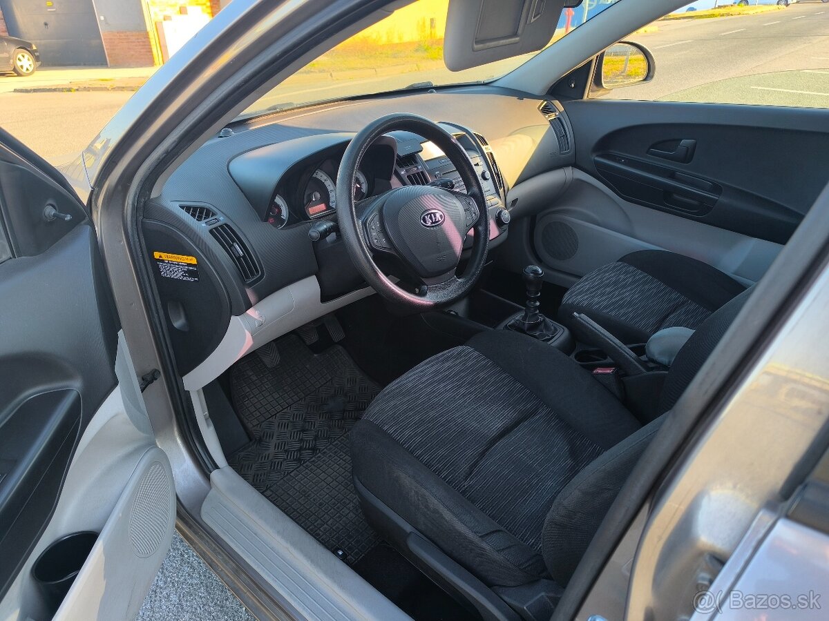 Kia Ceed 1,6 CRDi 85kw - 6