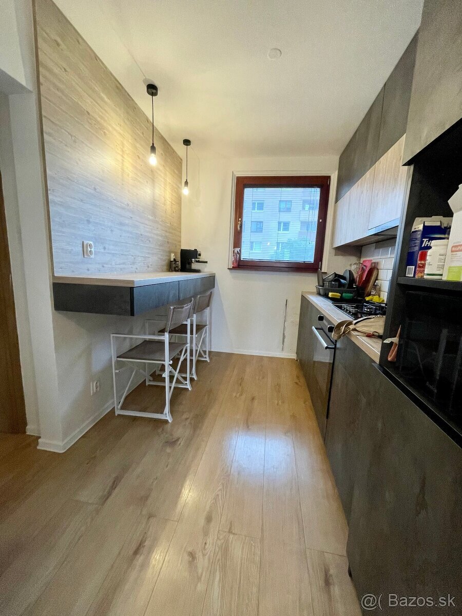 MH267-Predaj-Kvalitne zrekonštruovaný 3-izbový byt s loggiou - 6