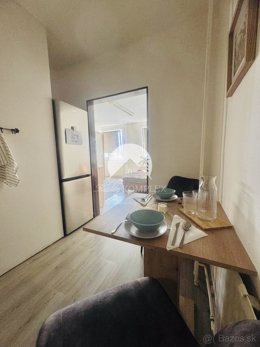 Reality KOMPLEX s.r.o., Vám ponúka 1 izbový byt vo VYHĽADÁVA - 6