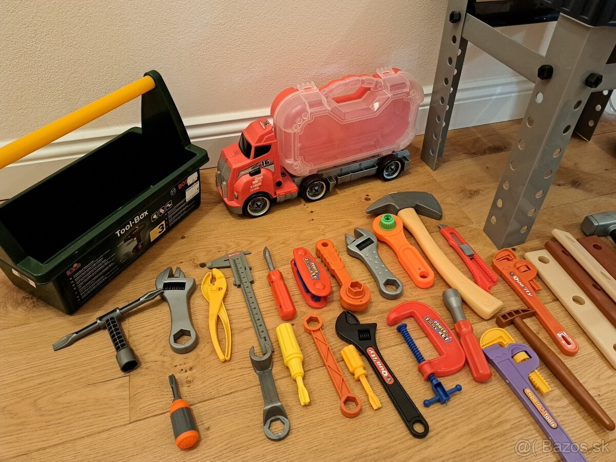 Stol s naradim, kamion s naradim, ... - 6