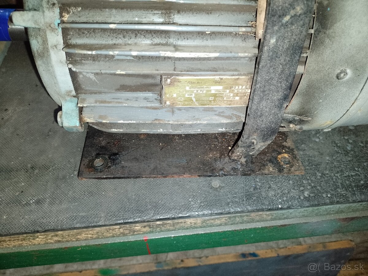Predám lacno 4kw elektromotor. - 6