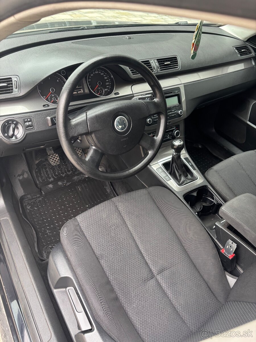 Volkswagen passat b6 1.6tdi CR - 6