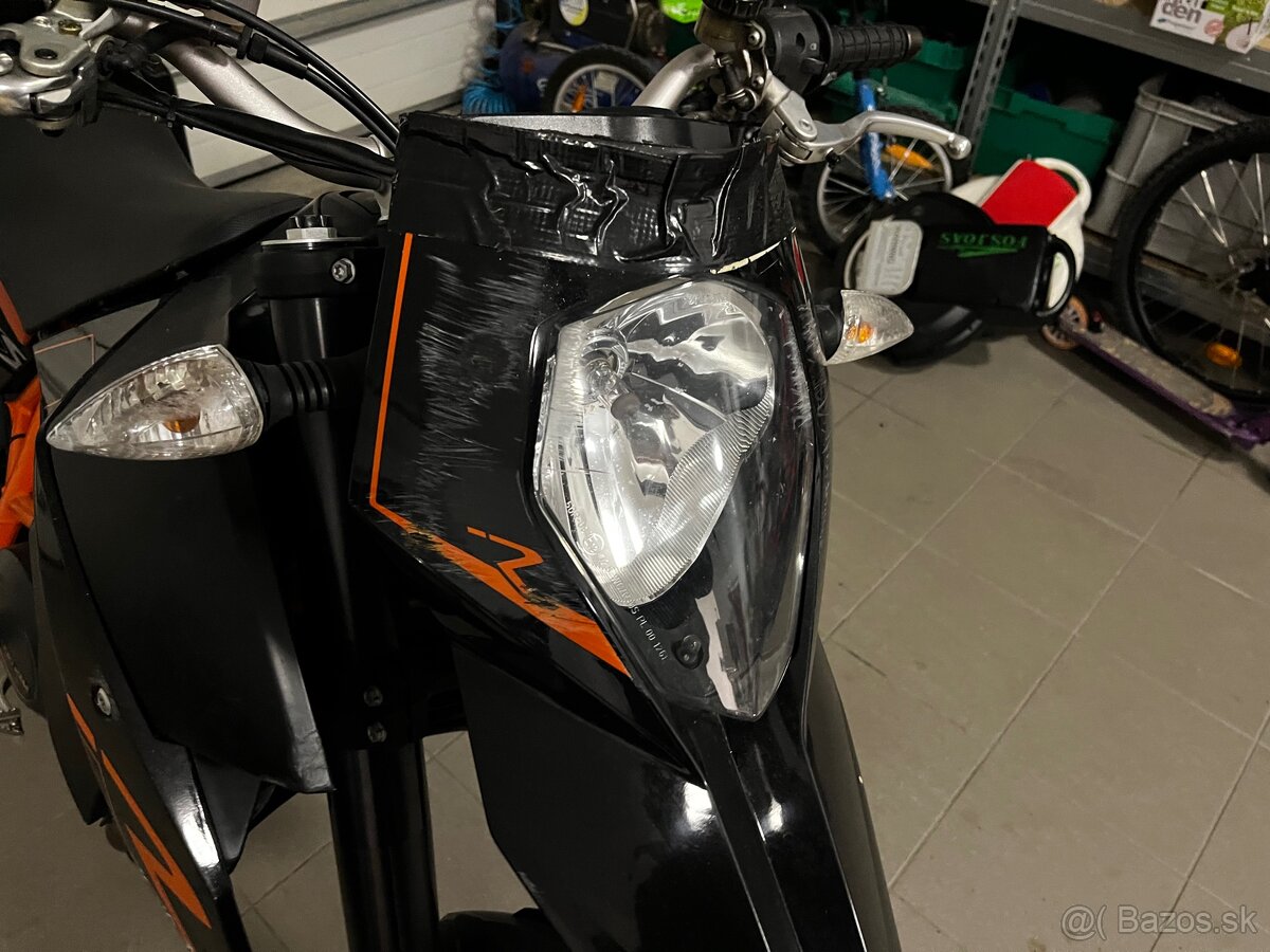 KTM 690 SMR, 2008 - 6