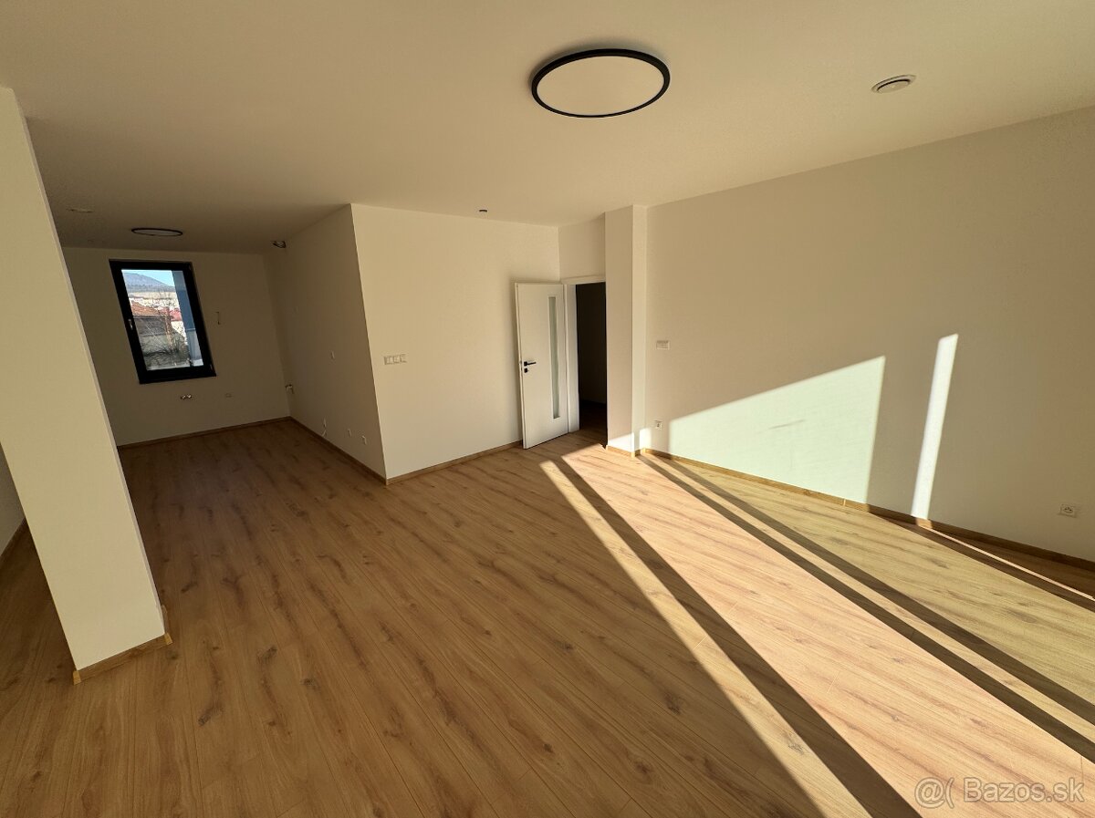 Prenájom moderných obchodných priestorov od 90 m² – Bardejov - 6