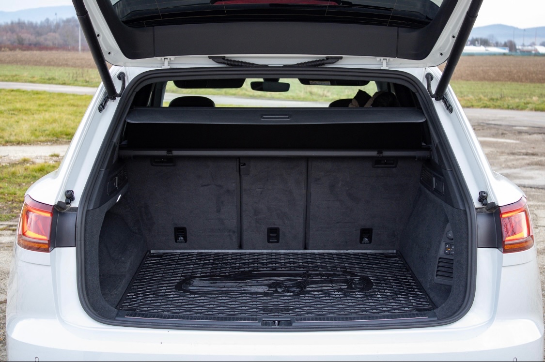 VW Volkswagen Touareg 3.0 TDI 170 kW R-Line - 6