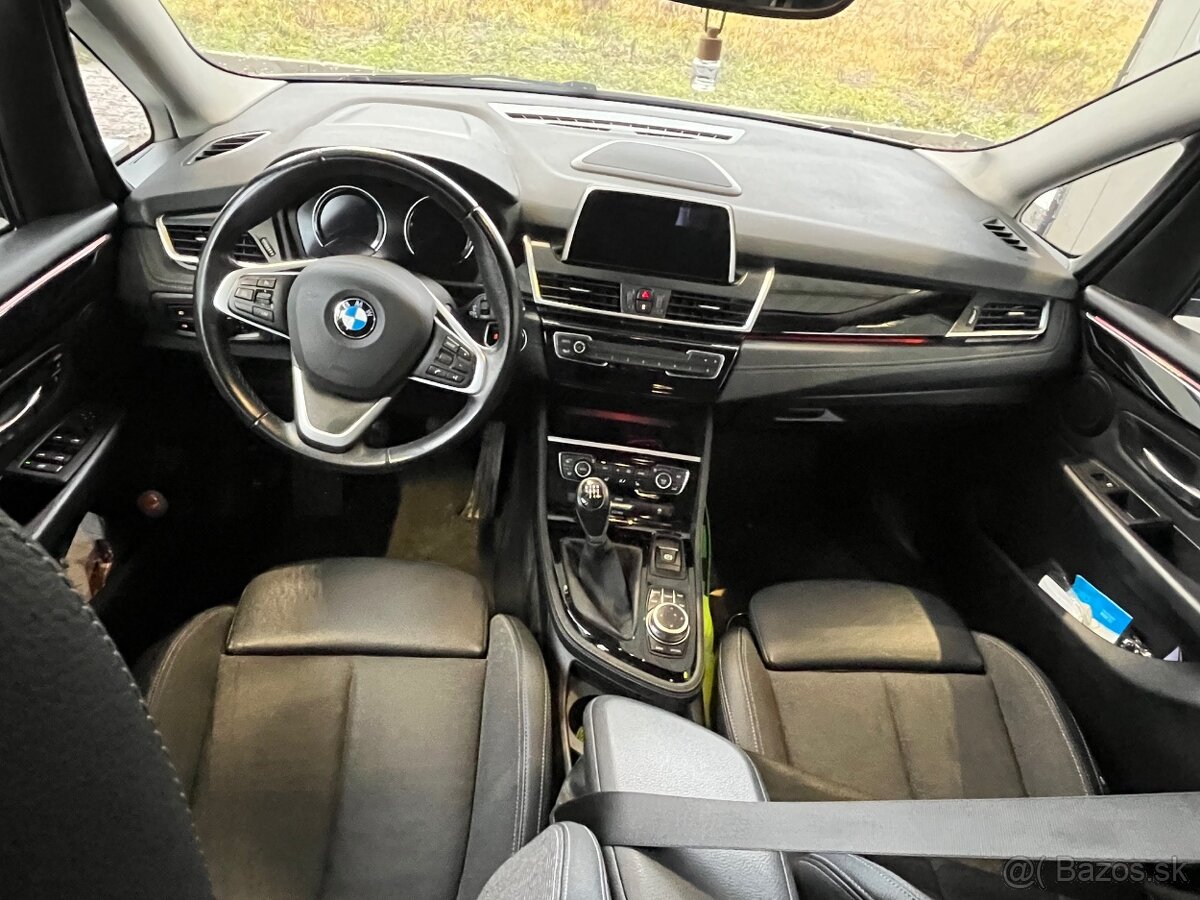 BMW 216i GRAN TOURER 7 miestny - 6
