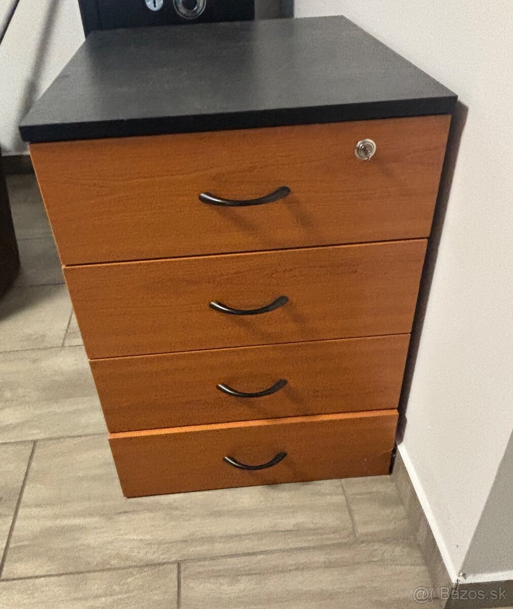 Kancelarsky nabytok - 6