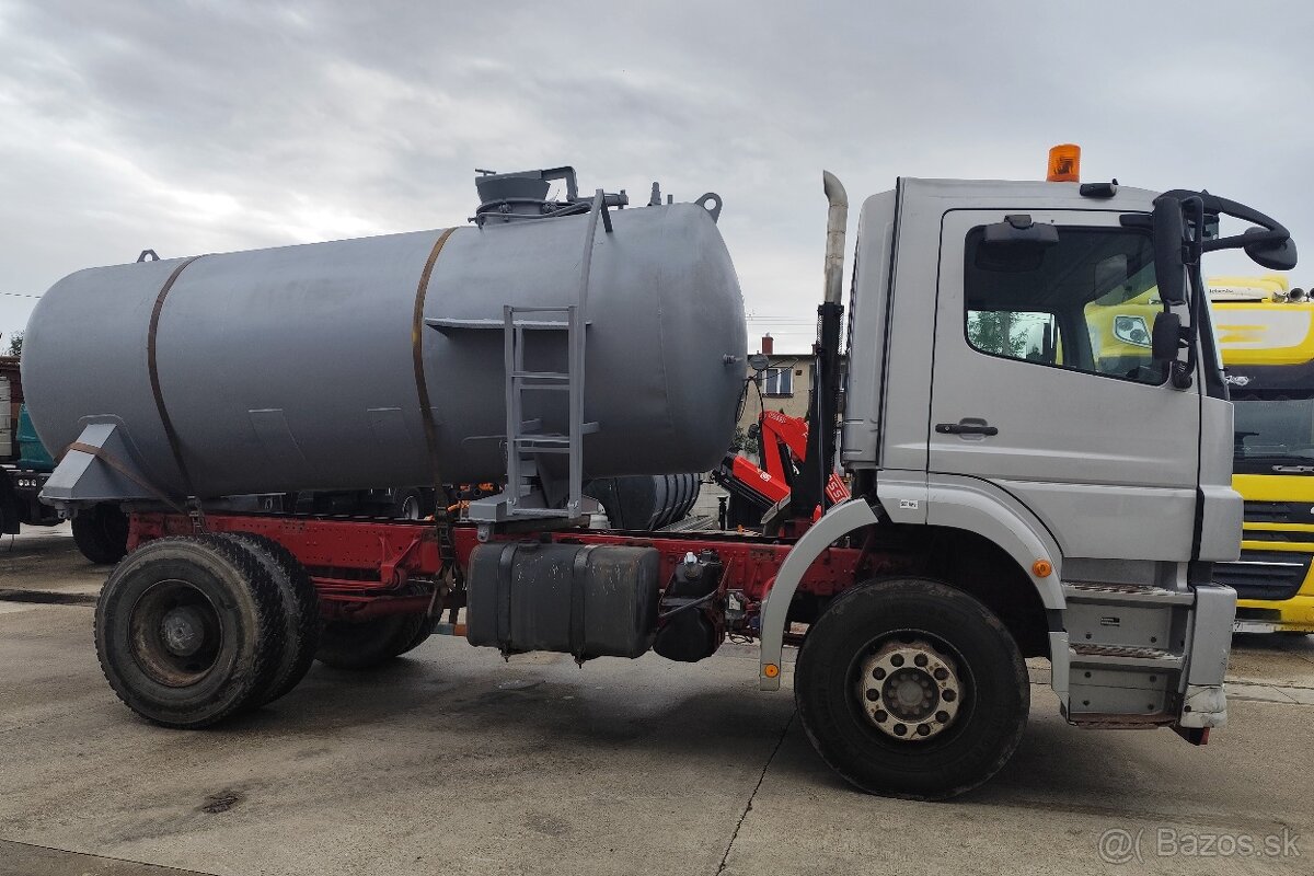 Predám MB AXOR E4 4x2 s cisternou, výborný stav - 6