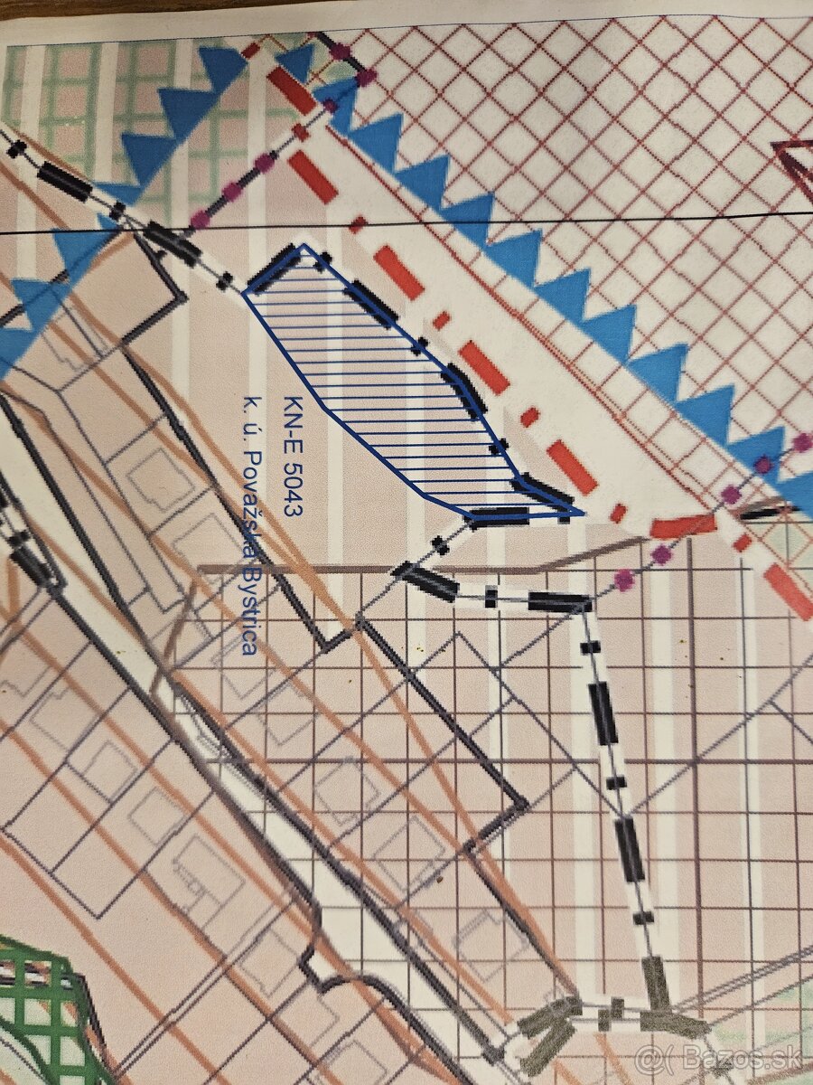 Predám veľký stavebný pozemok v Pov. Bystrici časť Jelšove - 6