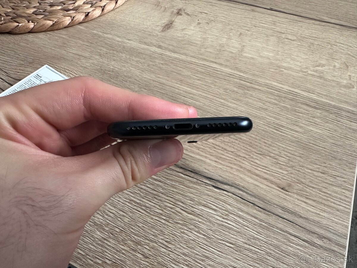 iPhone SE 2022 128GB - 6