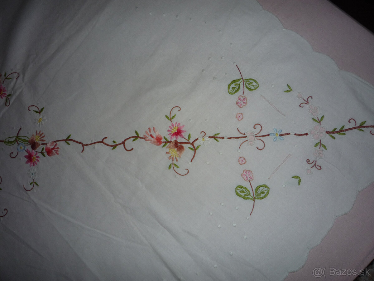 Obrus ručne vyšitý - 6