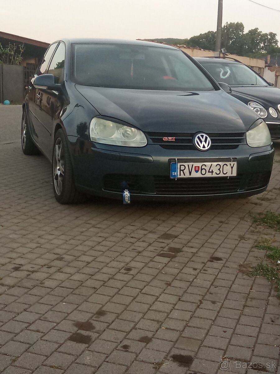 predám auto wolcvagen golf 5 - 6