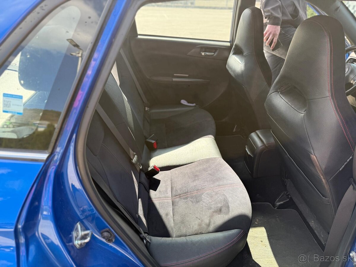 Subaru Impreza wrx sti - 6