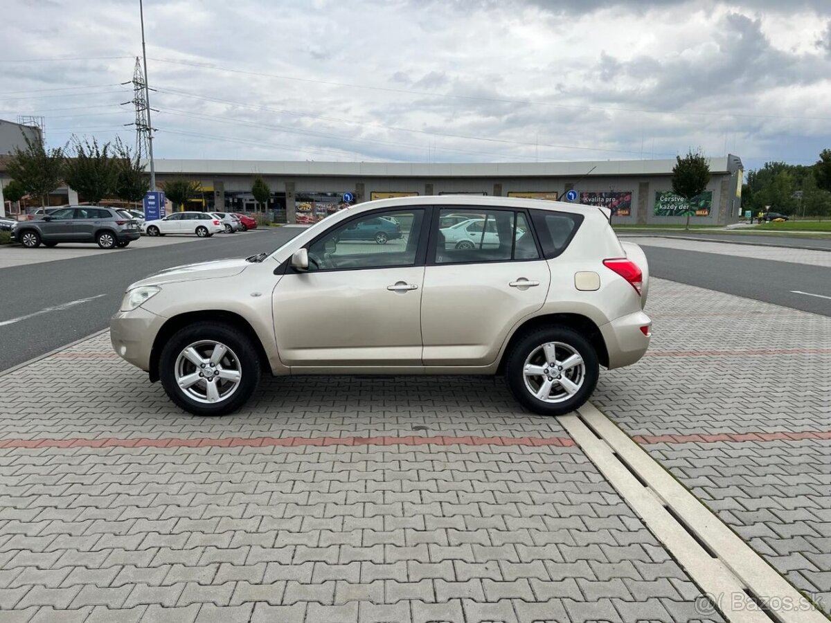 Toyota RAV4 2.0i 112kw 4x4 1. maj. koup. ČR TZ - 6