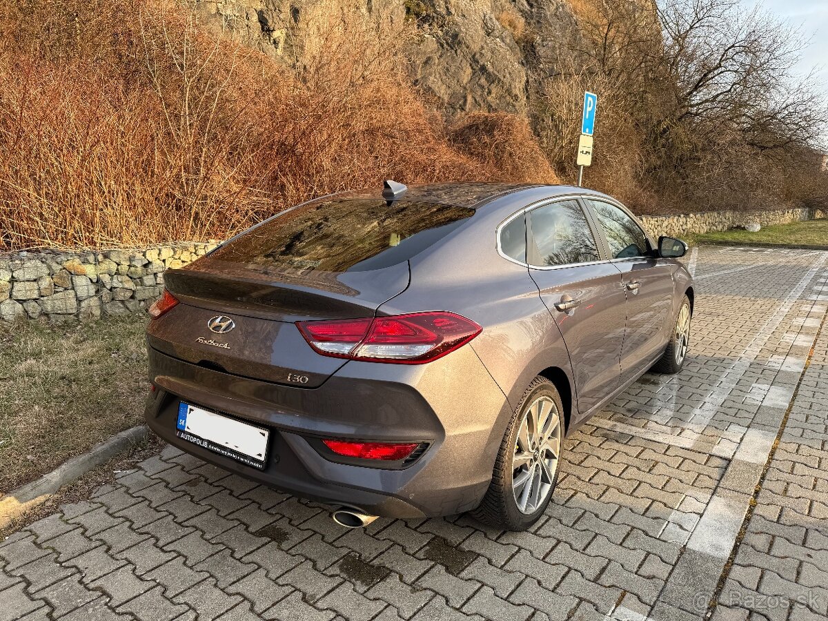 Predám Hyundai i30 fastback 1,4 T-GDi - superstav - 6