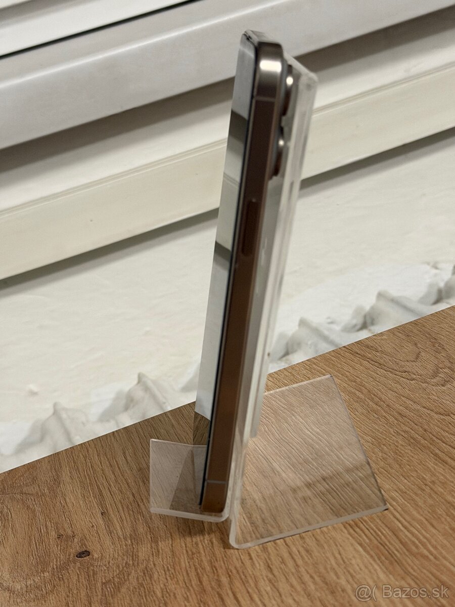 Dobrý Ponúkam na predaj iPhone 15 PRO MAX 256GB Natural - 6
