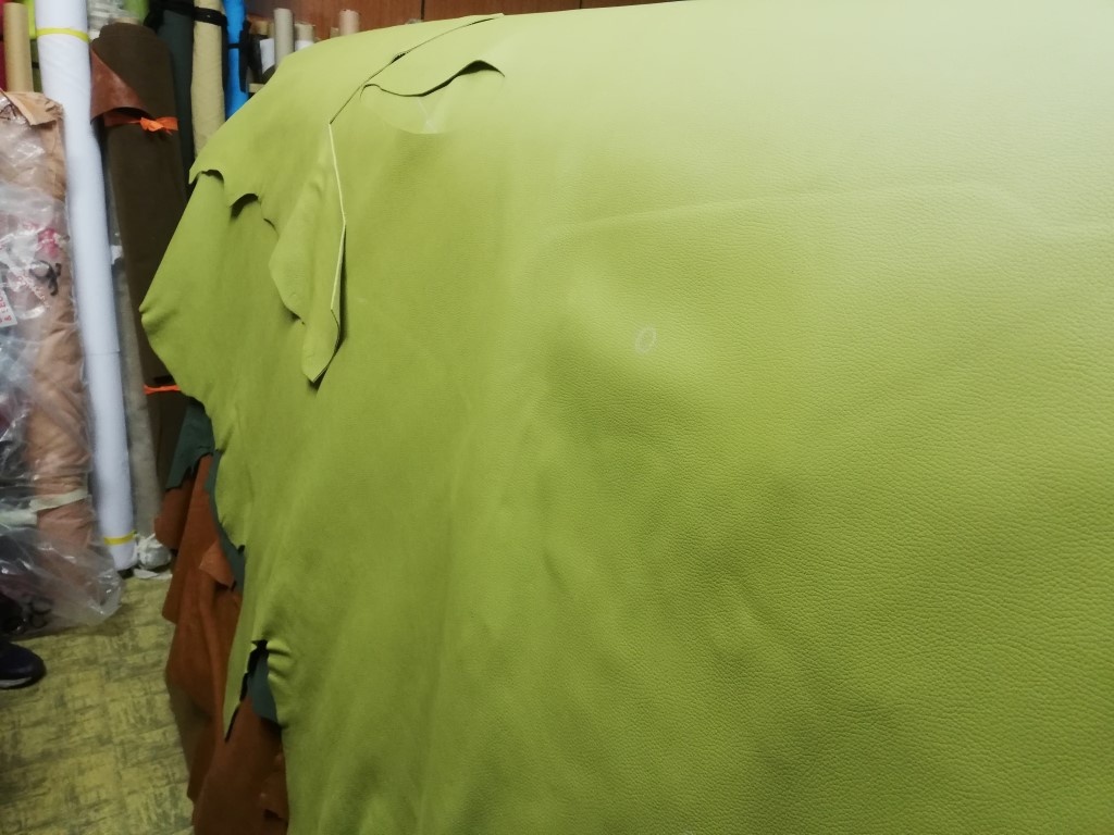 Predam pravú kožu, čalunícku, - 6