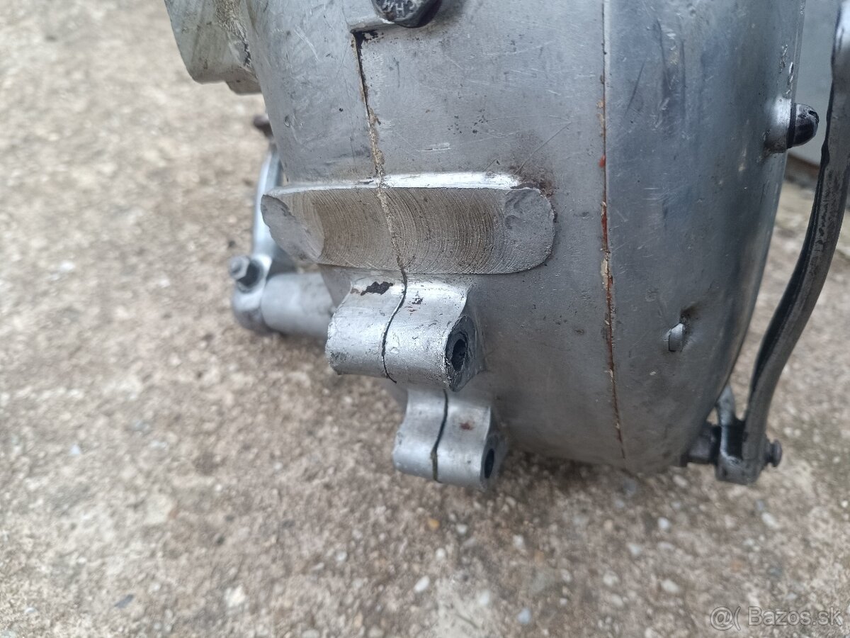 Polomotor Jawa 555 po GO - 6